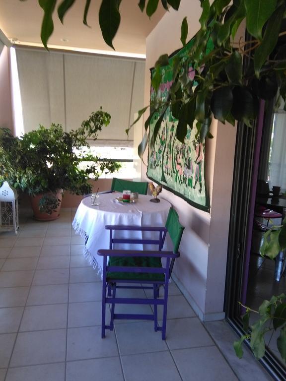Apartment By The Airport Коропион Екстериор снимка
